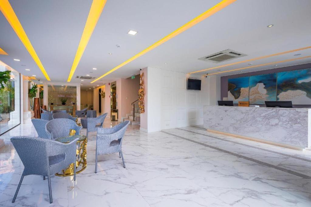 V Boutique Hotel Phnom Penh Dış mekan fotoğraf