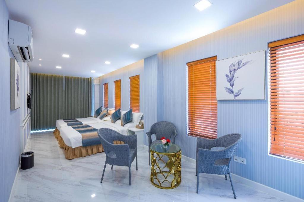 V Boutique Hotel Phnom Penh Dış mekan fotoğraf