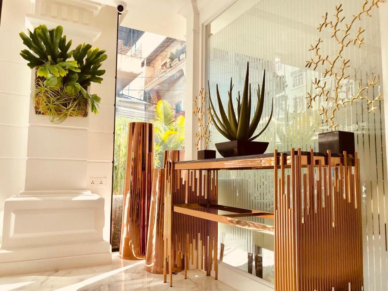 V Boutique Hotel Phnom Penh Dış mekan fotoğraf