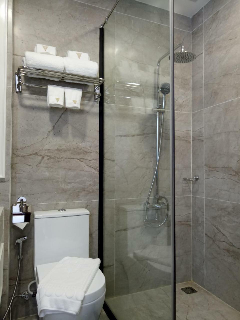 V Boutique Hotel Phnom Penh Dış mekan fotoğraf